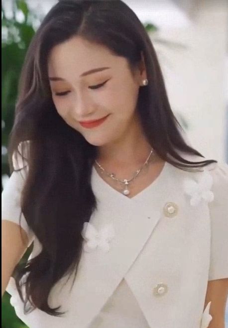 先婚后爱穆总的神秘宠妻 2024 短剧 海报