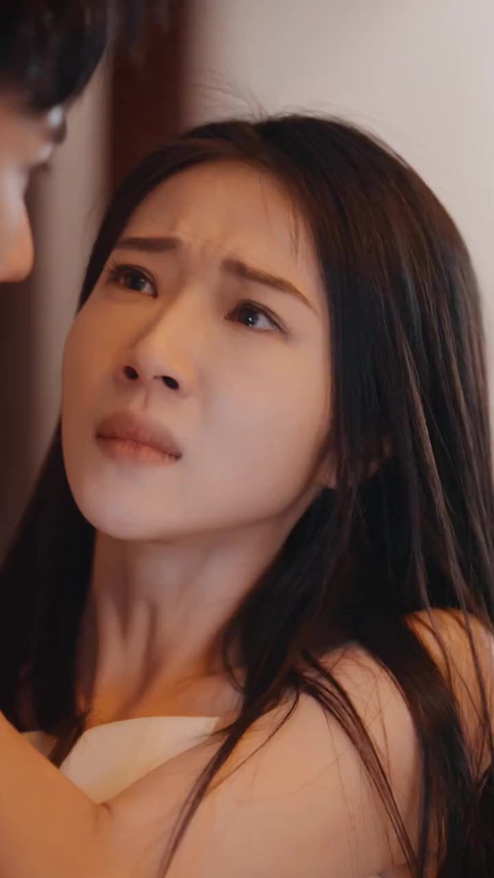 夫人离婚后，疯批总裁他慌了 2024 短剧 海报