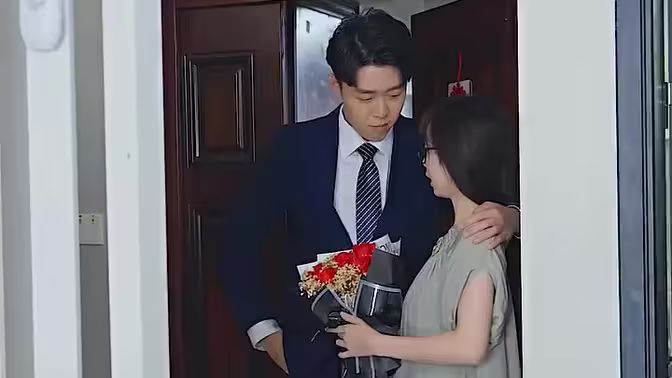 前妻归来不可欺 2024 短剧 海报